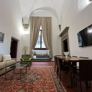 palazzo-roselli-cecconi-apartments.it-tuscanyhotel.com/